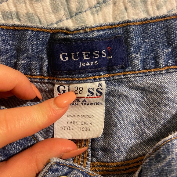 Guess brand utility 90s mom short!! - Picture 4 of 6